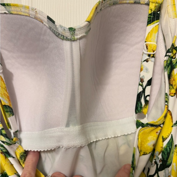 New NipTuck Swim one piece Lemon Print Swimsuit. Size 10. - Picture 3 of 5